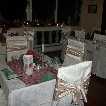 Balatonalmádi Hotel Viktoria מראה חיצוני תמונה