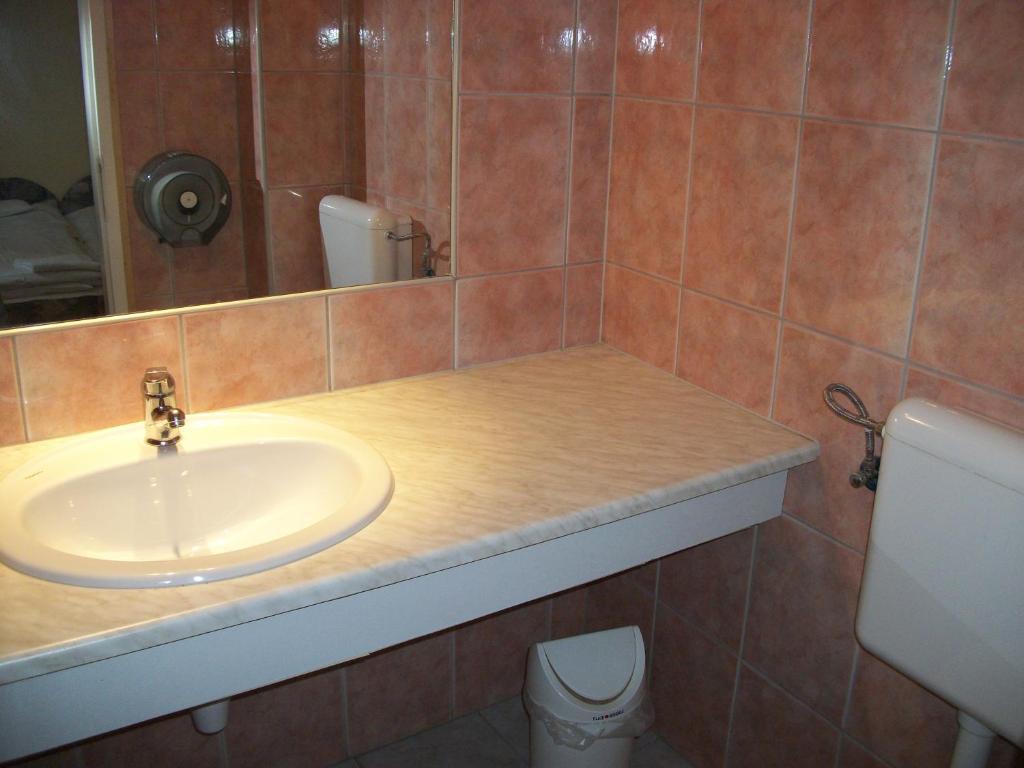 Balatonalmádi Hotel Viktoria חדר תמונה