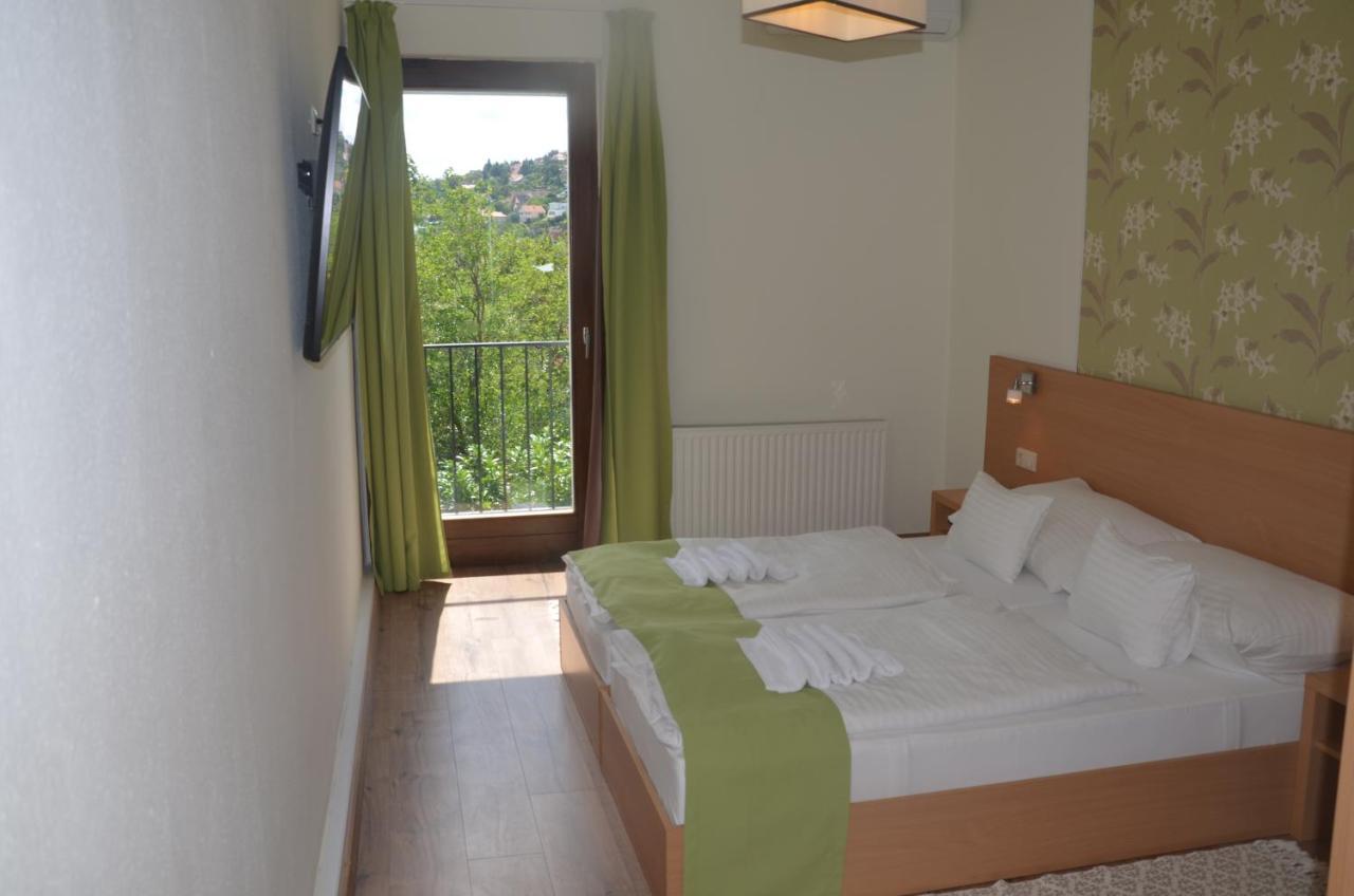 Balatonalmádi Hotel Viktoria מראה חיצוני תמונה