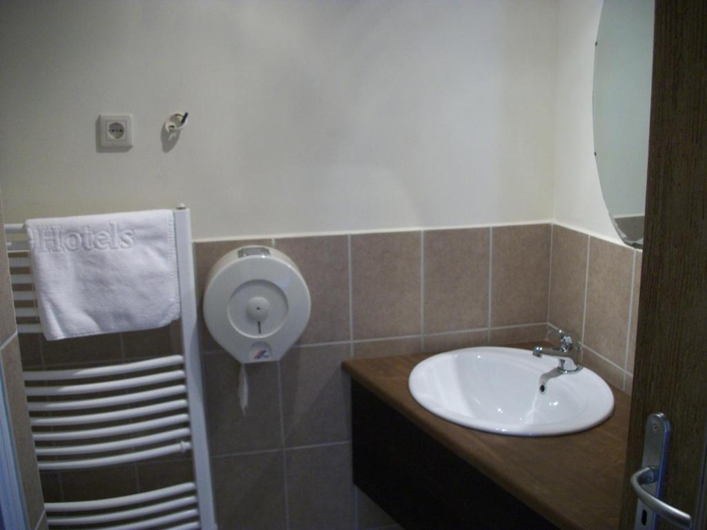 Balatonalmádi Hotel Viktoria חדר תמונה